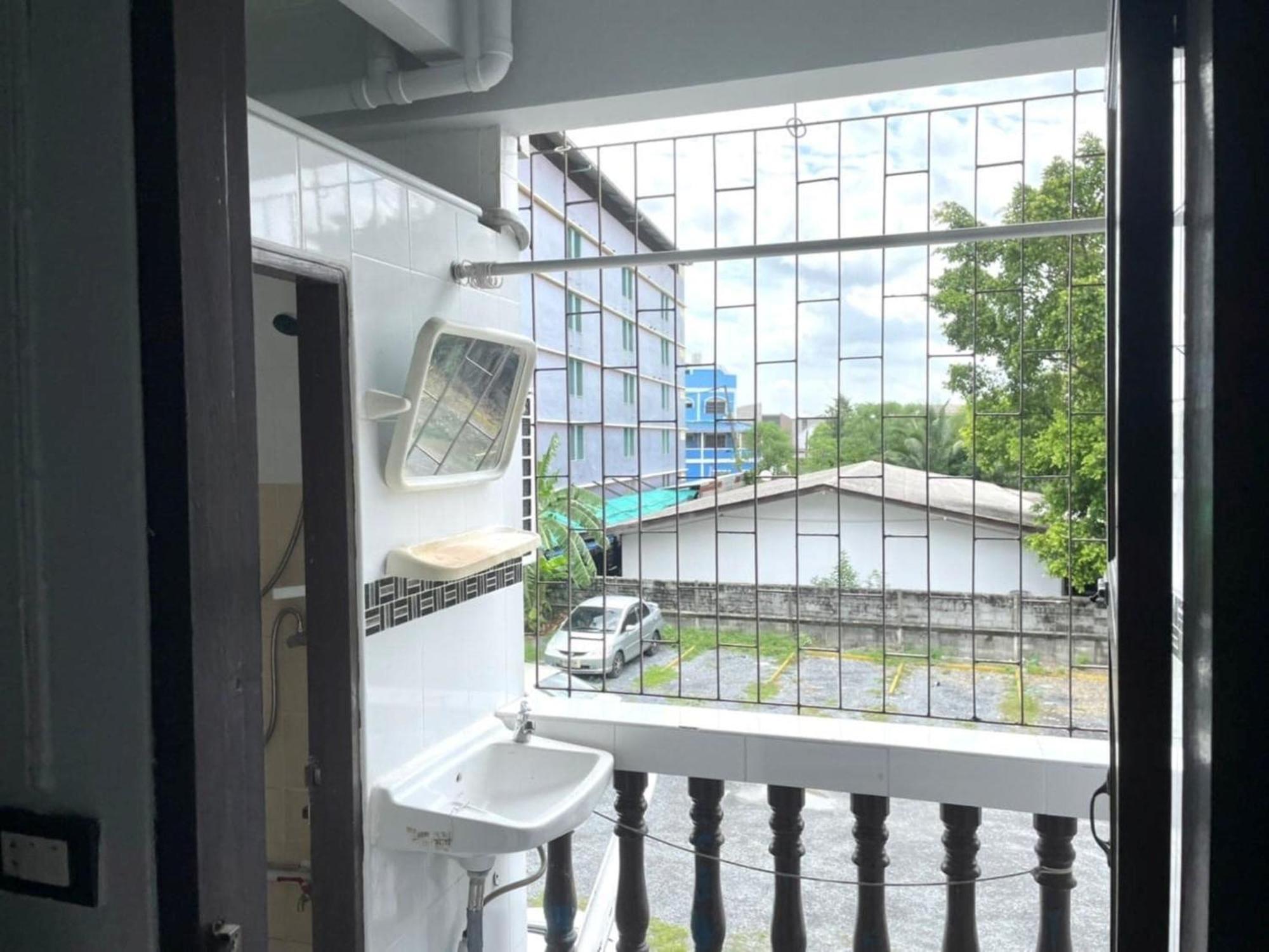 Ze Residence Ram Intra Bangkok Extérieur photo